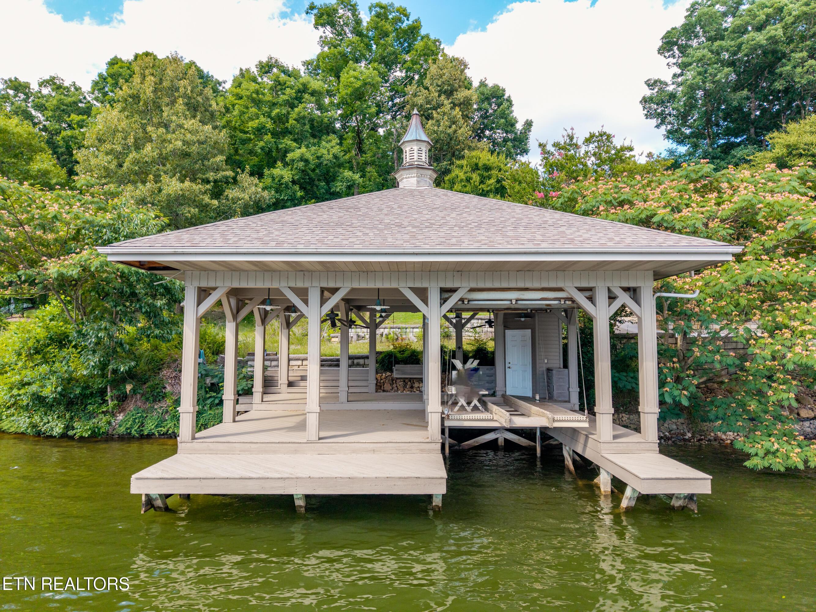 Image 2: TVA Approved Boatdock