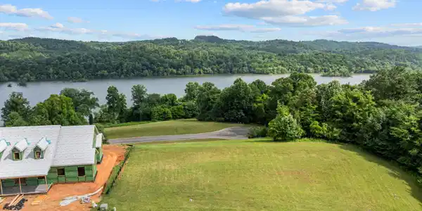 2619 Persimmon Ridge