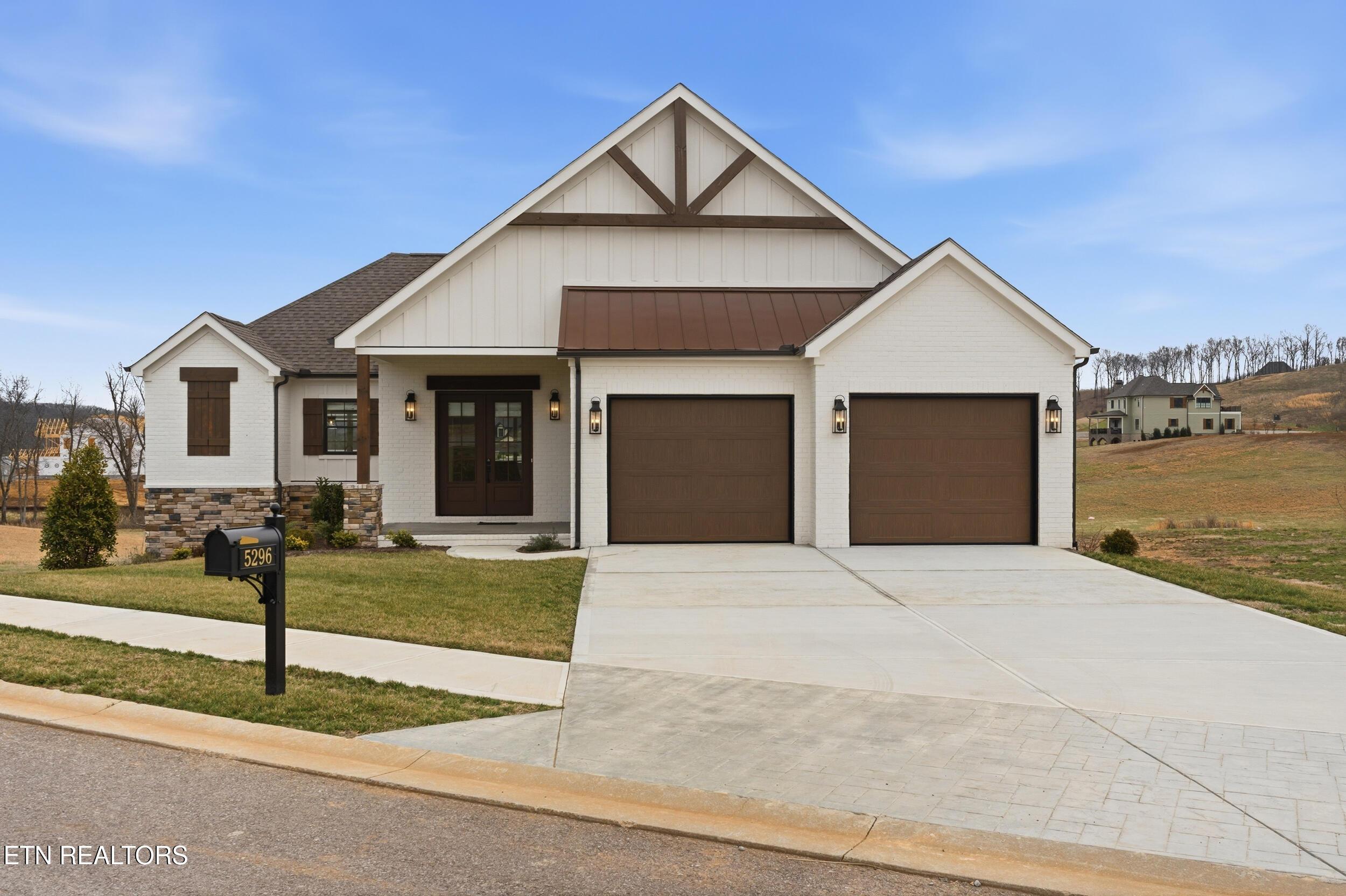 Image 2: 001-5296 old club rd