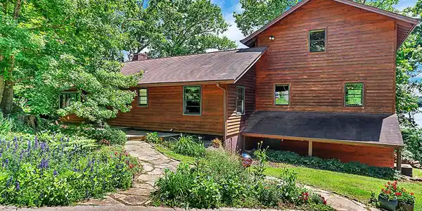 2509 Lakefront Drive