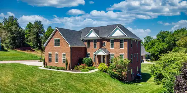 12105 Rushmere Lane