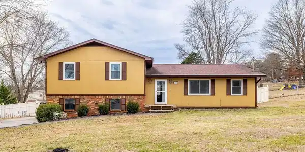 3631 Lakeside Drive