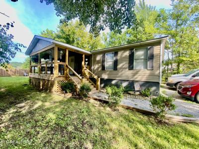 326 Railroad Ave