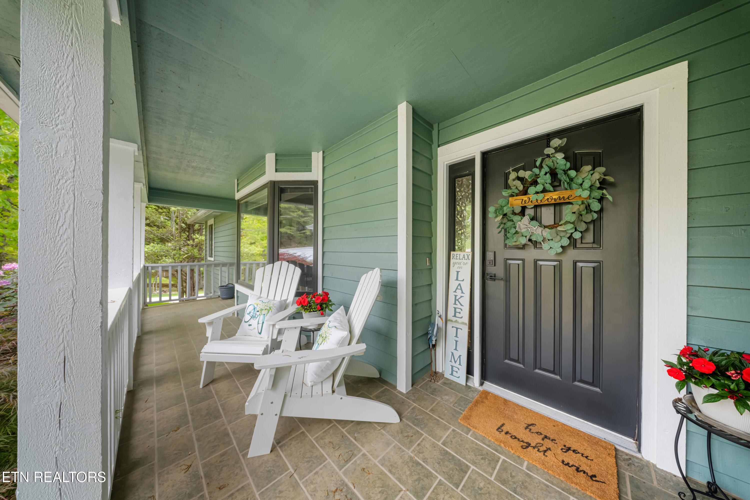 Image 2: Front Porch - Hello Neighbors!
