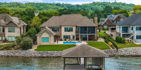 3738 Promontory Point