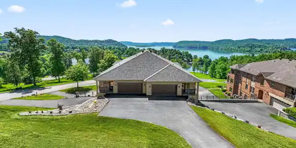 2432 Grand View Court
