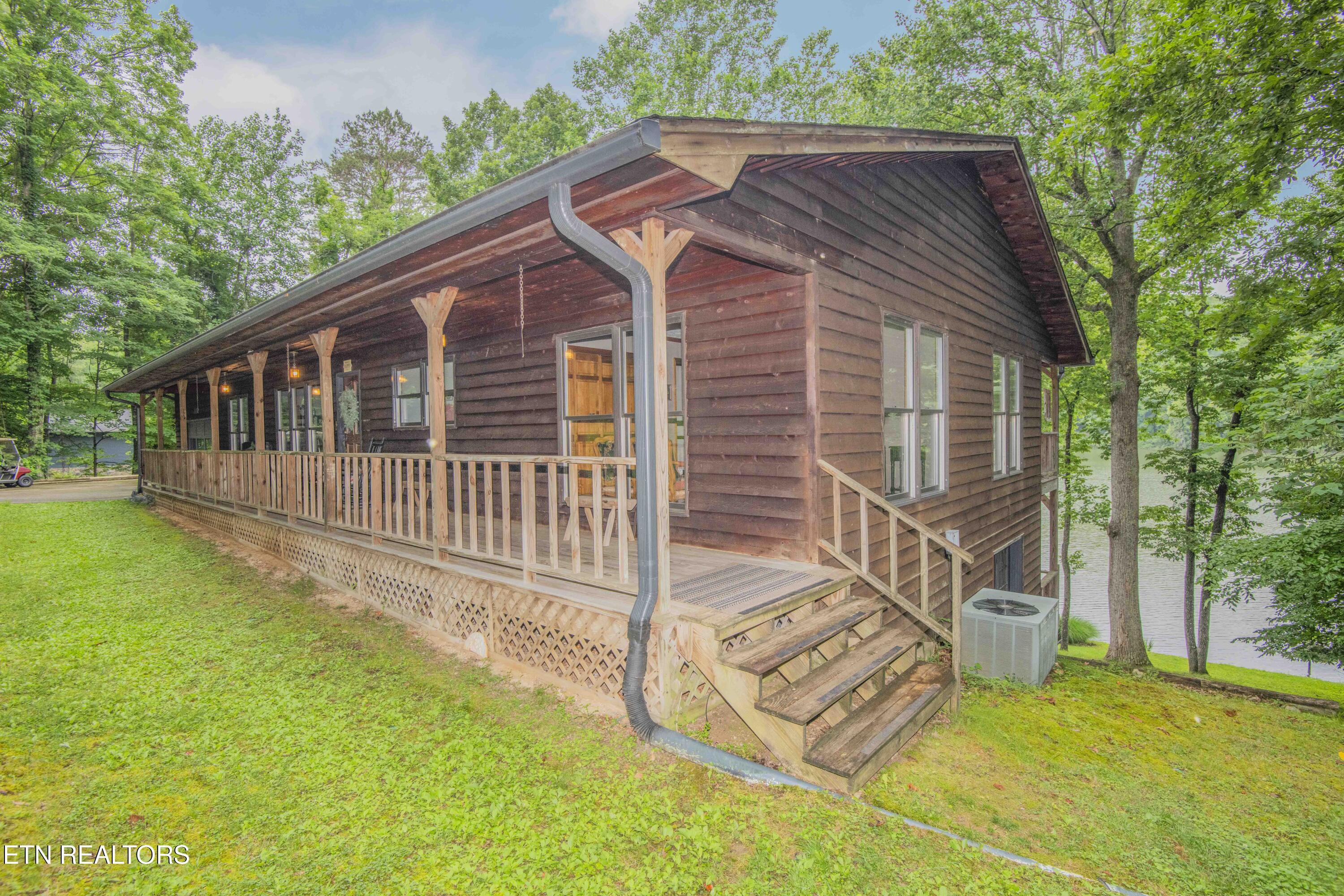 Image 3: exterior 1_1
