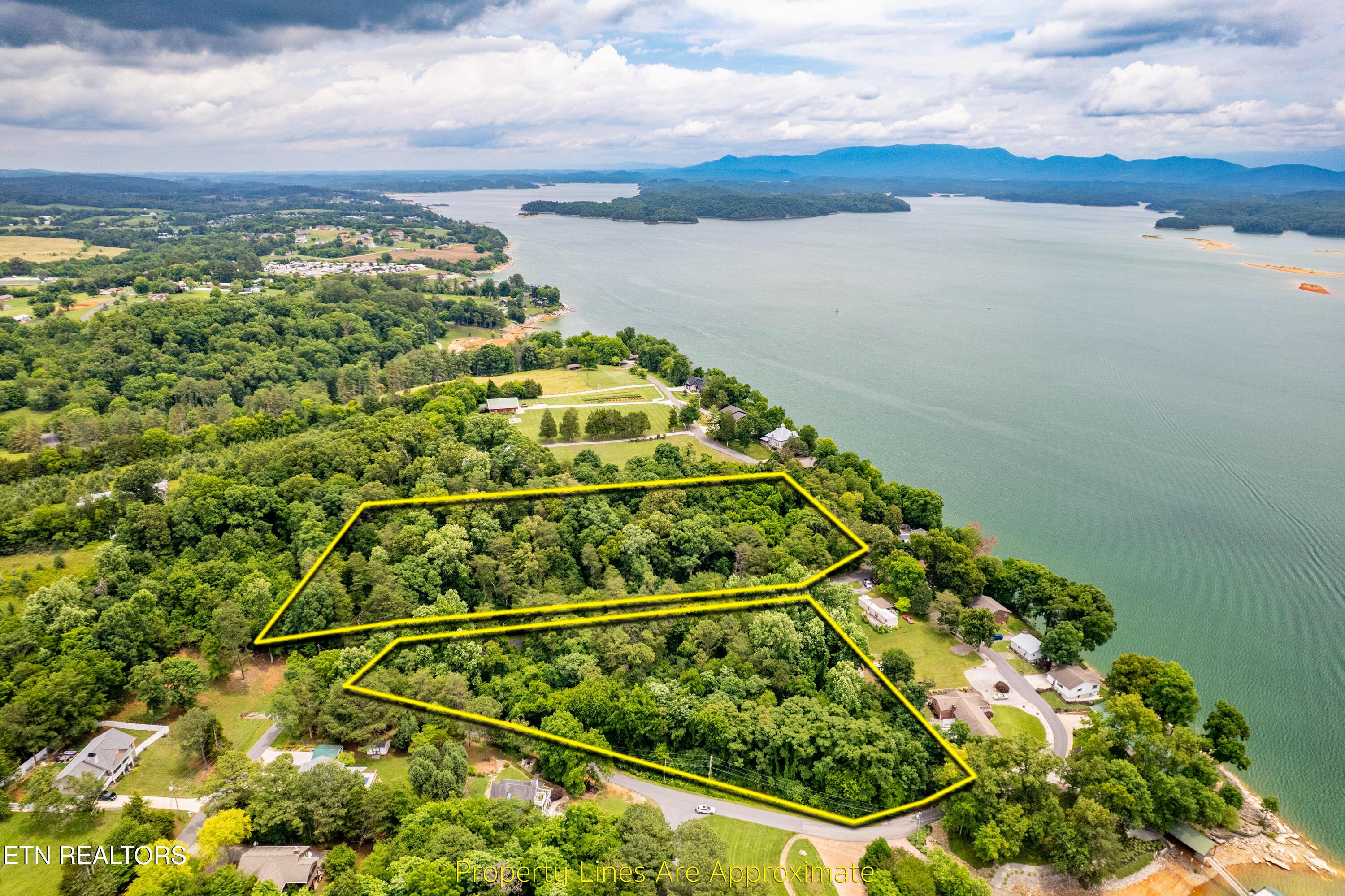 Image 2: Smith Cir Dandridge-11