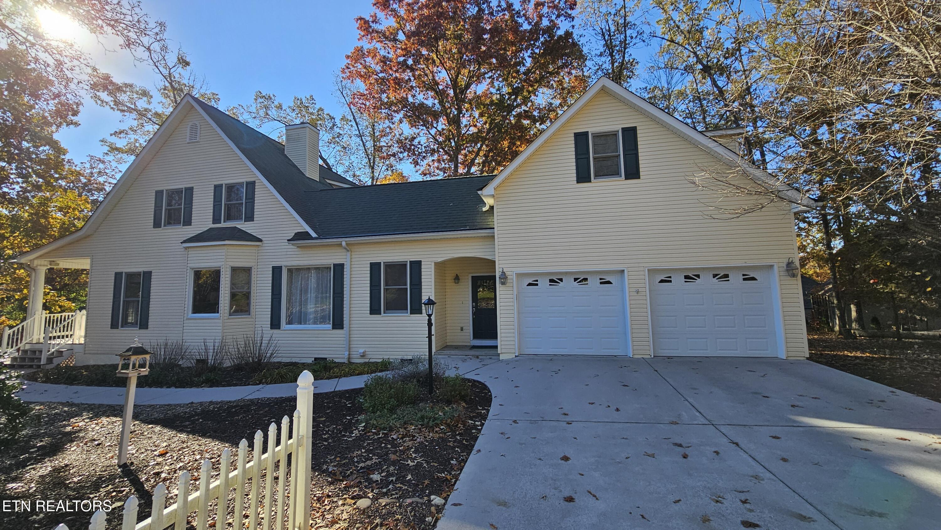 Image 4: Right side view of the home