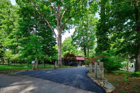 817 Lakewood Drive