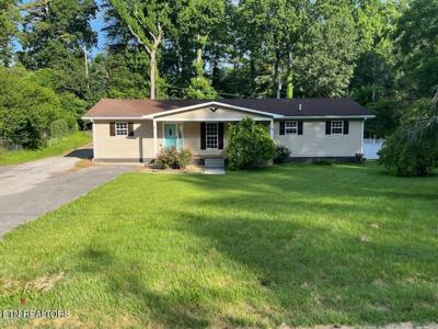 304 Shoreline Circle