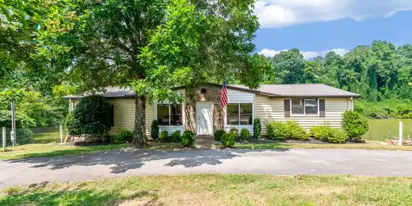 721 Fox Rd