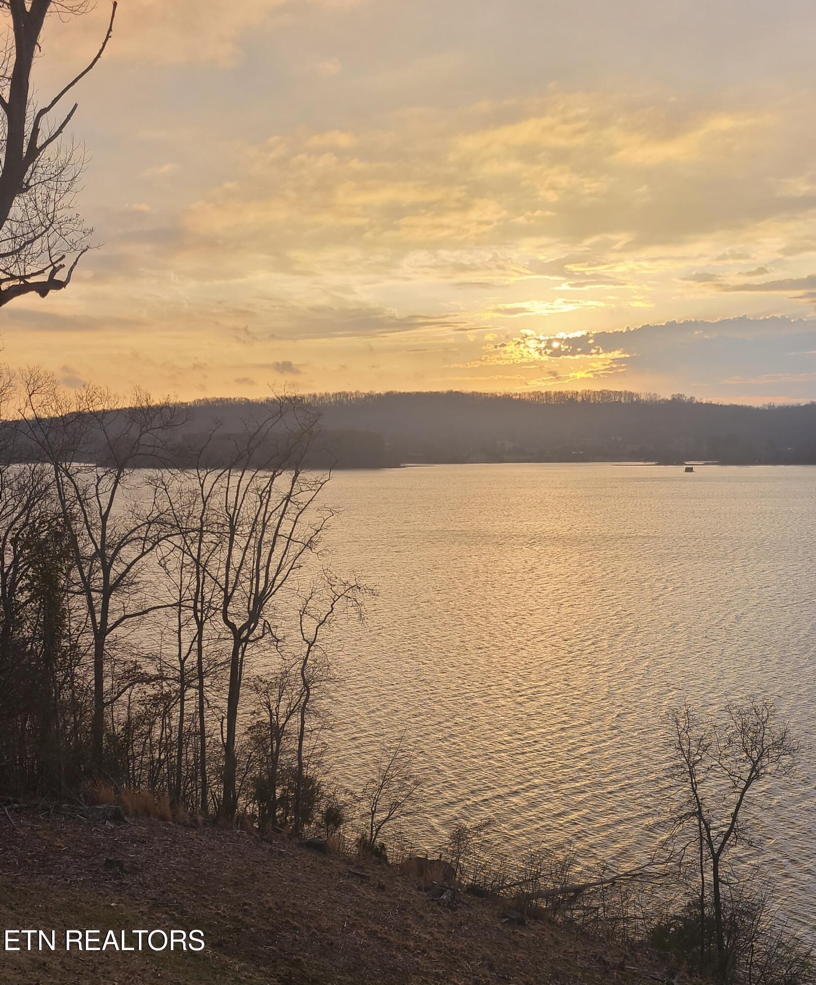 Image 4: Sunrise_Dan