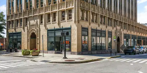 Image 2: 04-603 W Main St , Unit 100203