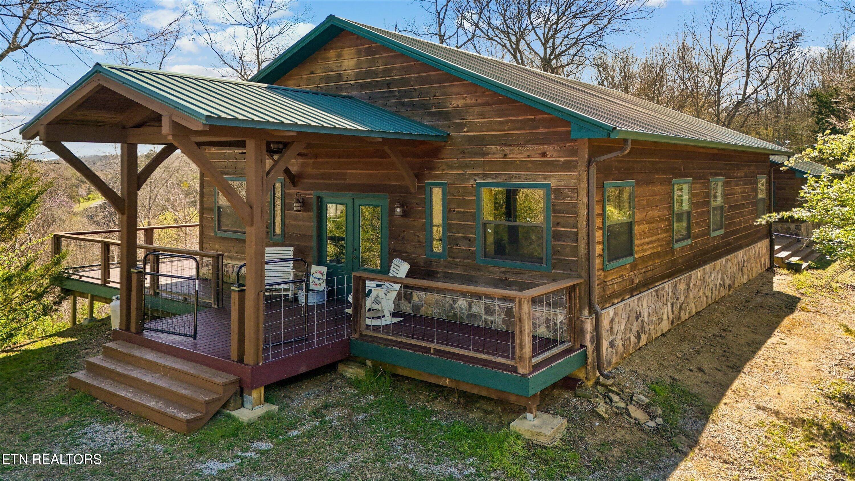 Image 2: 03-2649 Wildwood Rd 13