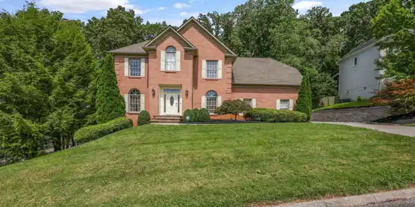 Image 4: 815 Foxfield ln02
