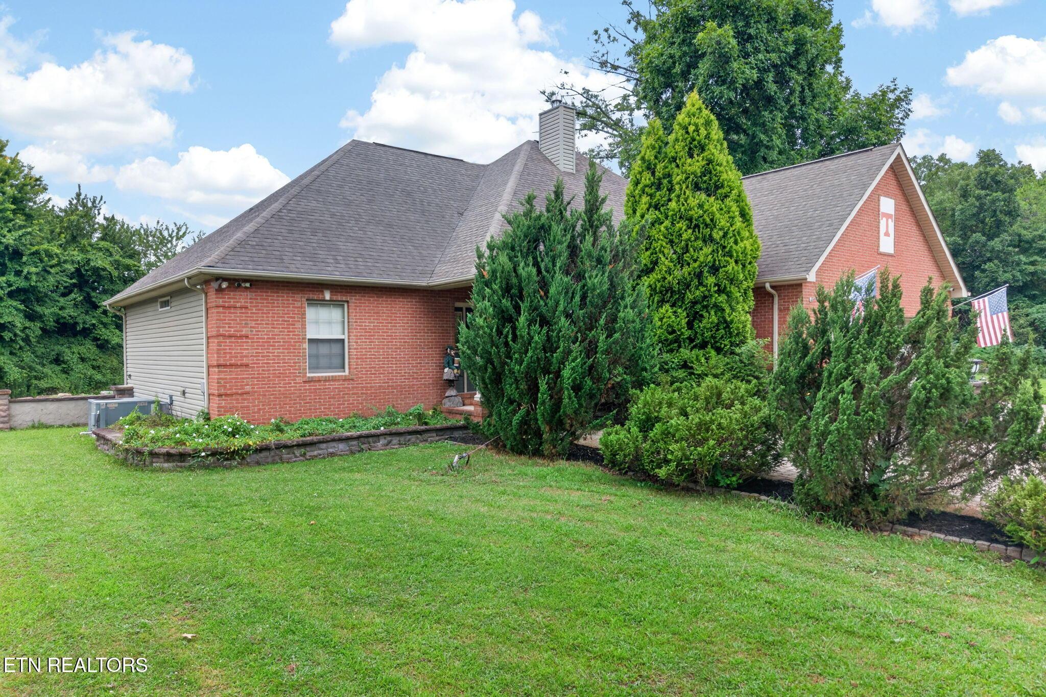 Image 3: 2-web-or-mls-2010 Ona Rd_2