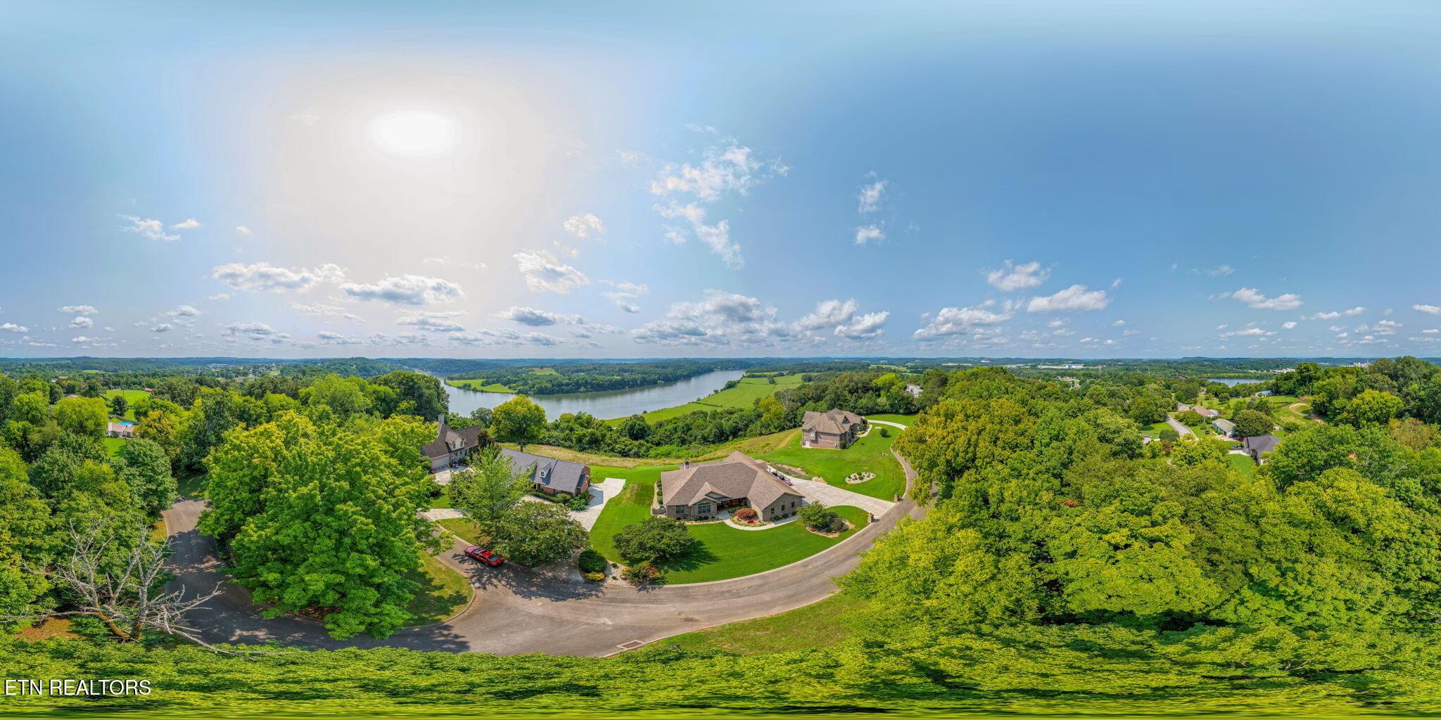 Image 2: homesandvideos-1538 360 front