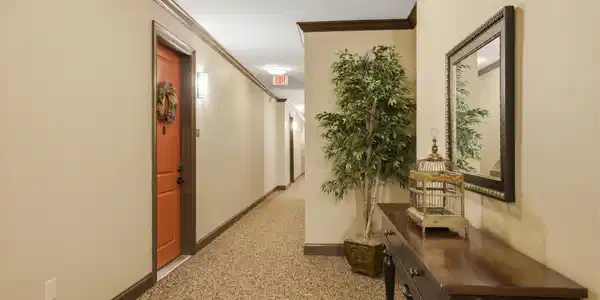 Image 2: 01-445-W-Blount-Ave-APT-221