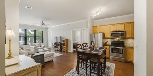 Image 3: 02-445-W-Blount-Ave-APT-221-Knoxville-TN