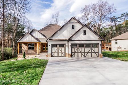 211 Chatuga Way