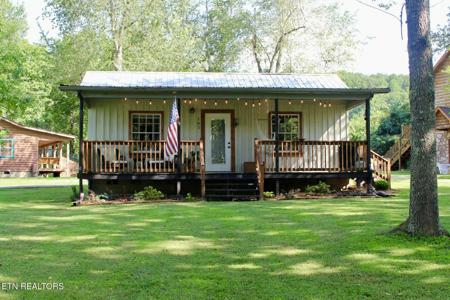 105 Lakeshore View Drive