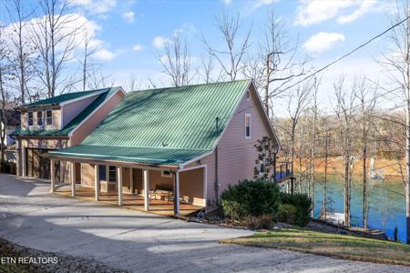 845 Yoakum Hollow Rd
