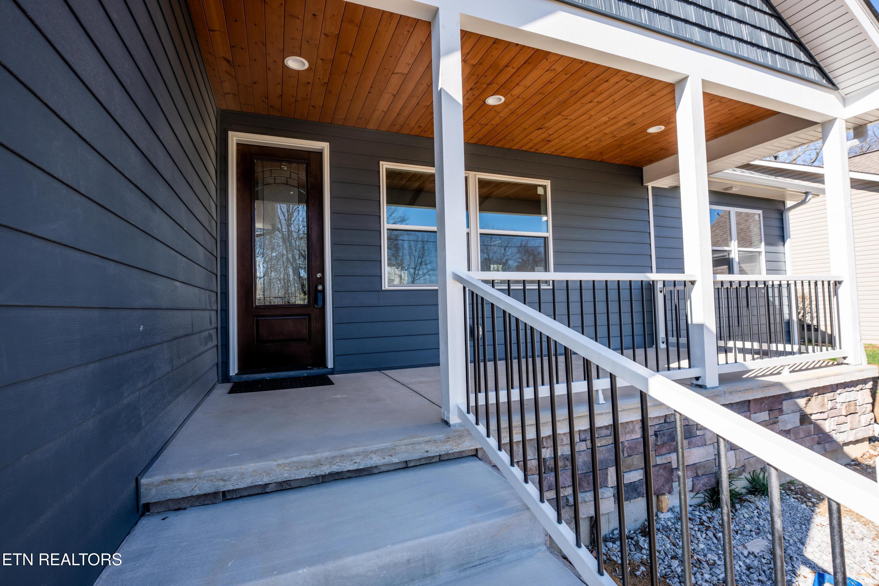 Image 4: Front Porch View