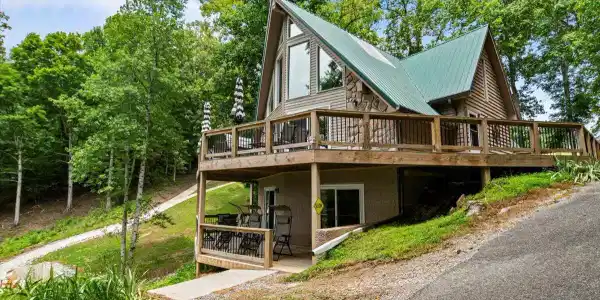 824 Deerfield Way