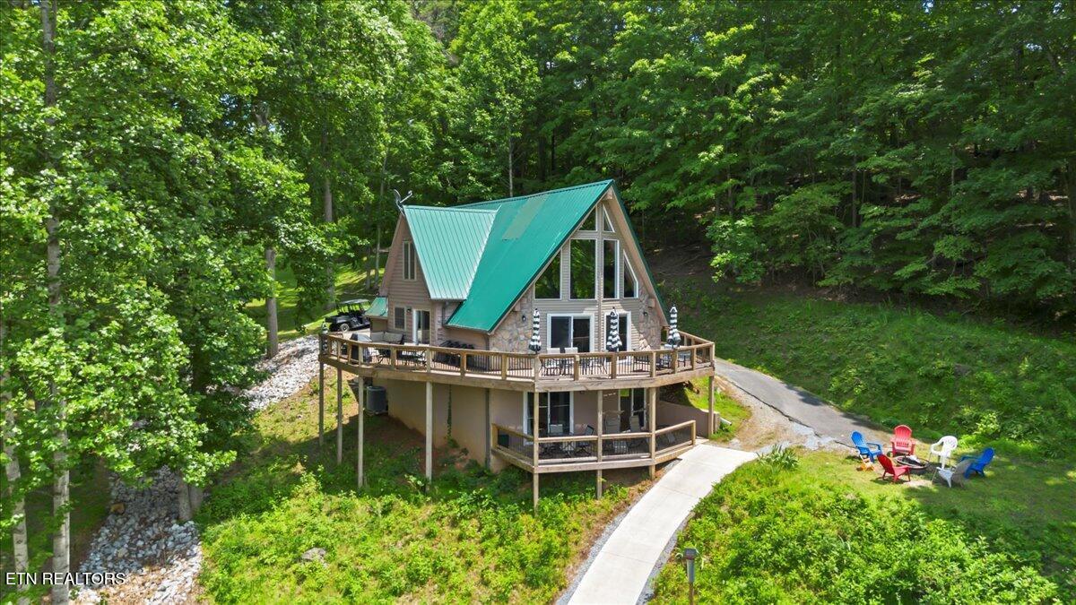 Image 3: 01-Deerfield Way