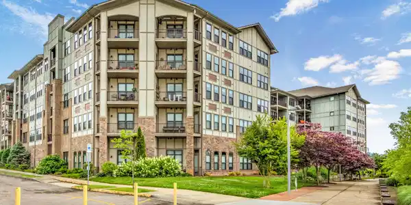 445 W Blount Ave