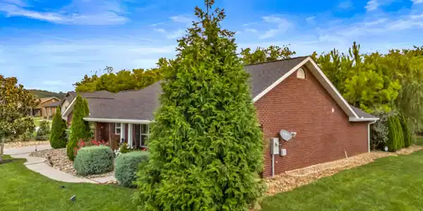 Image 4: 029-136CrosslakeLane-Dandridge-TN-37725-
