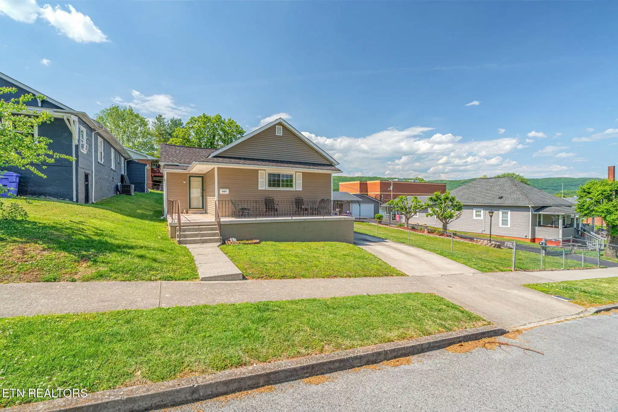 Image 1: 4-web-or-mls-905 Cumberland Street-27
