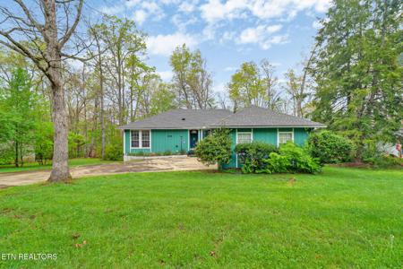 105 Lakeshire Drive