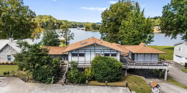 4827 Riversedge Rd
