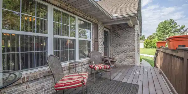 Image 3: porch_1