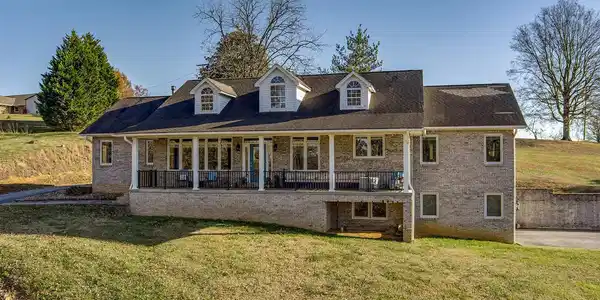 417 River Rd