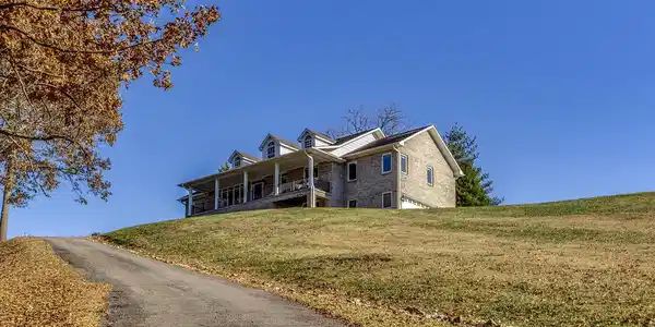 Image 2: Front Drive