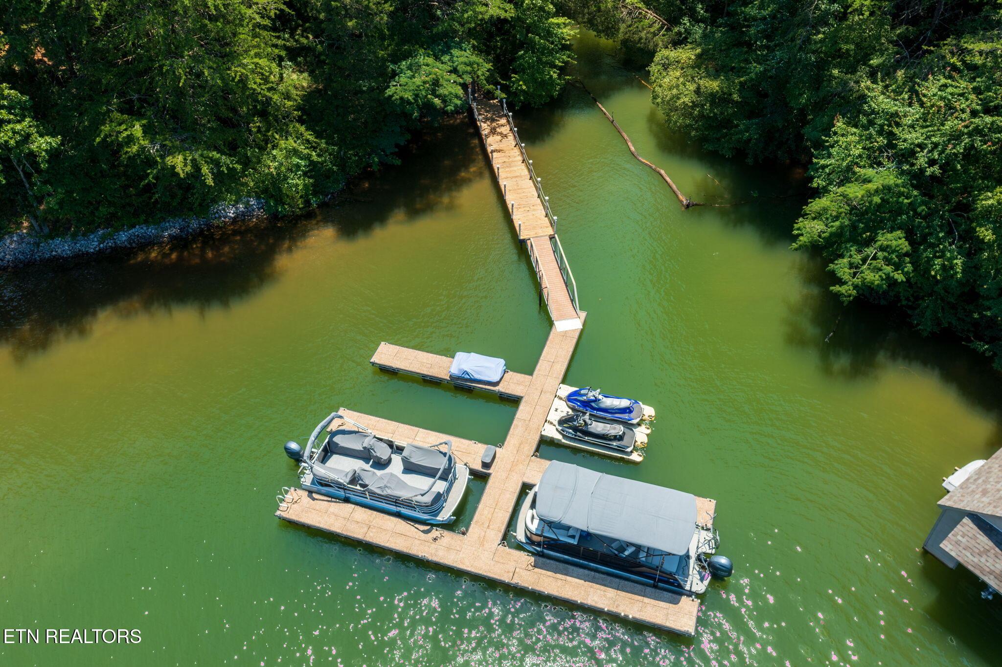 Image 4: homesandvideos aerials-12193