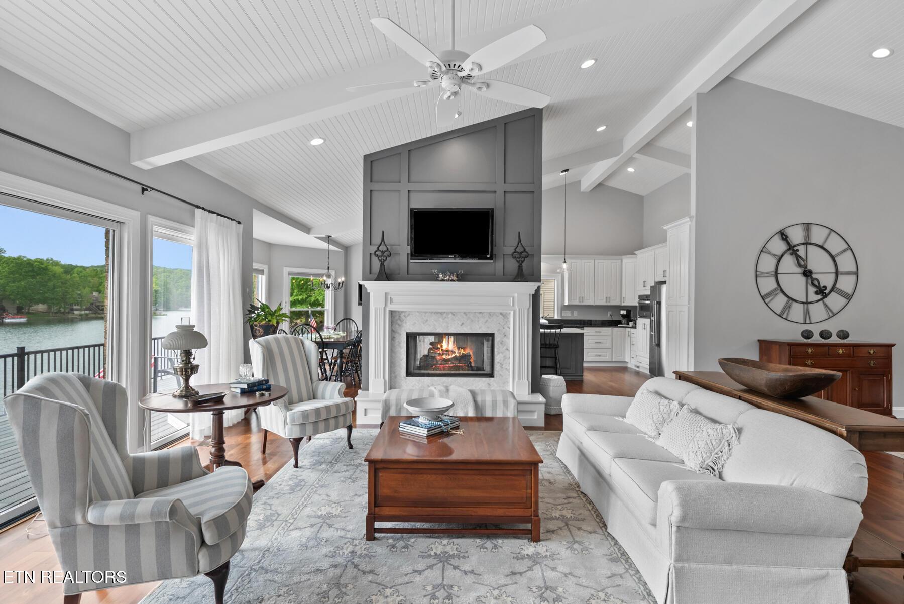Image 3: Crossville Luxury Lake Home