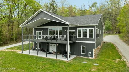 620 E Norris Pointe Rd