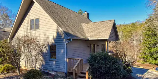 3252 Devault Rd