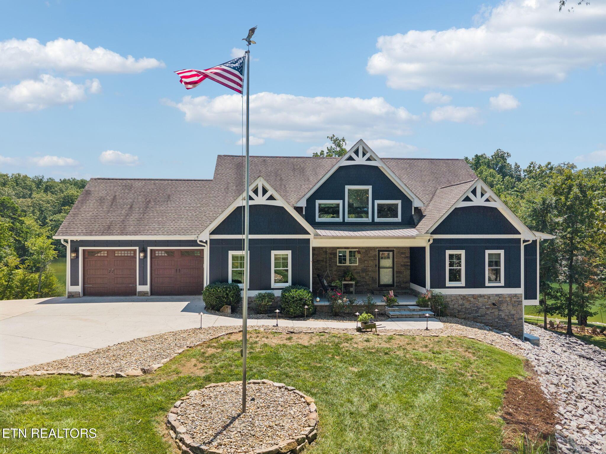 Image 2: 114-web-or-mls-210 Waterside Dr - 114