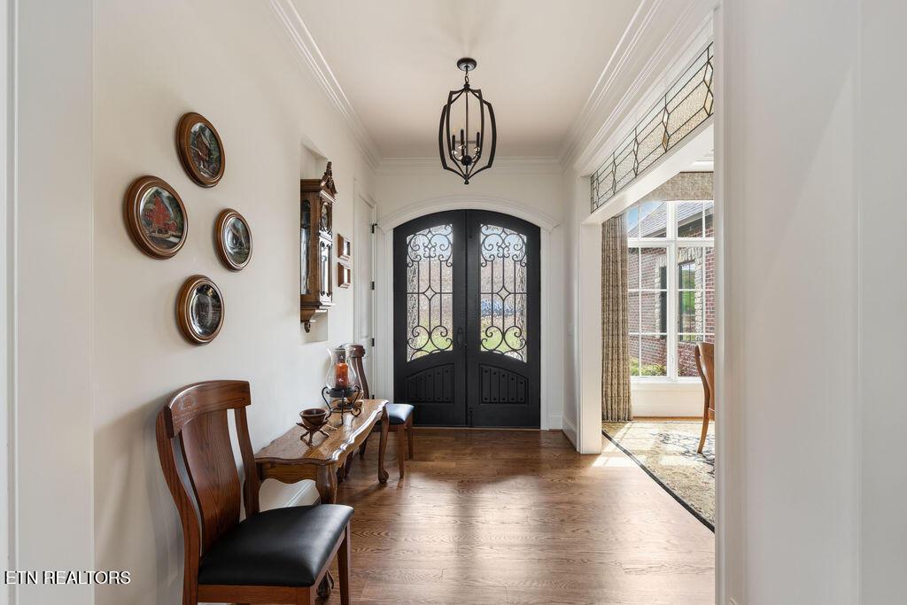Image 4: Foyer
