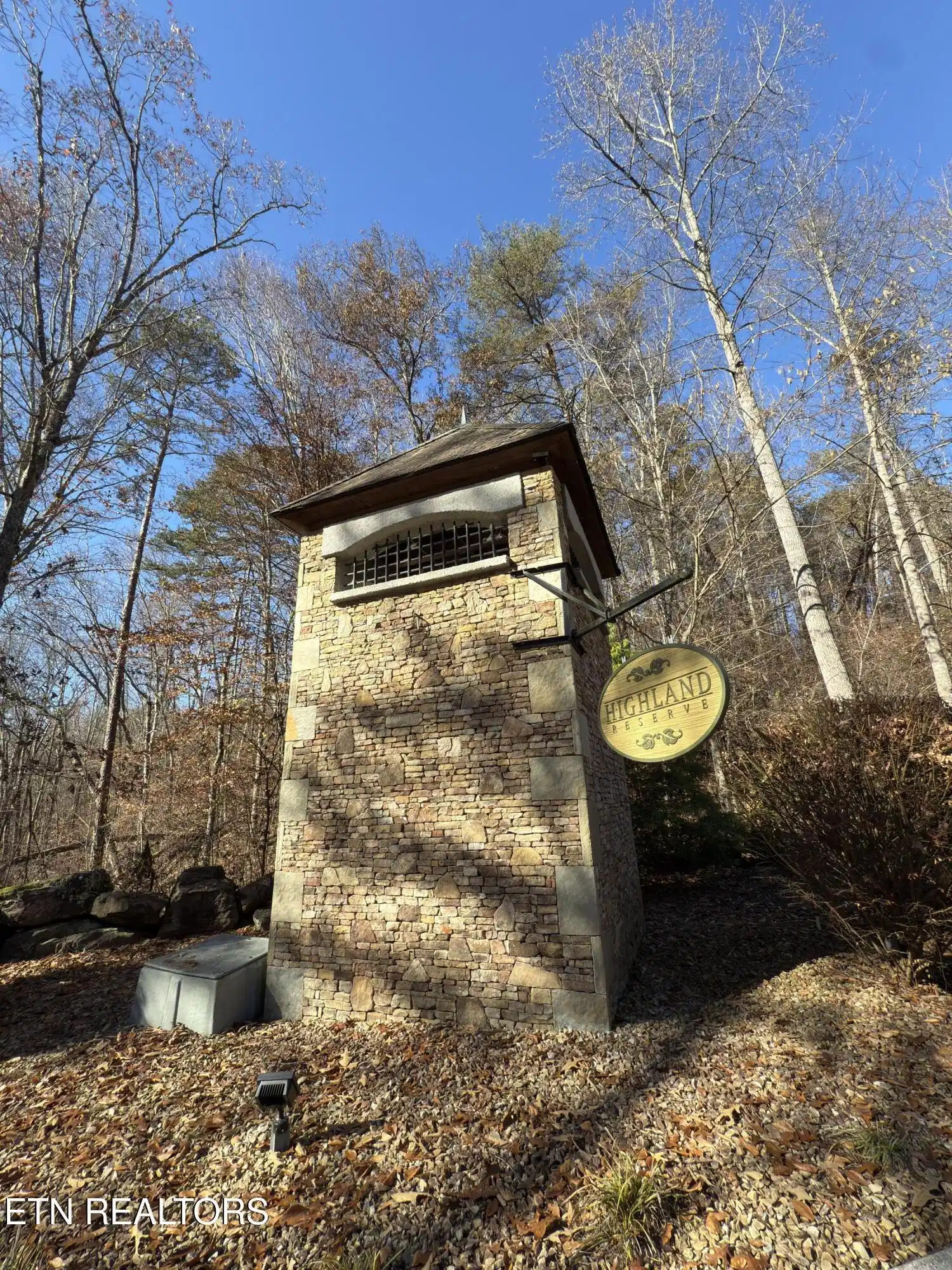 Image 1: Highland Reserve Tower Entrance