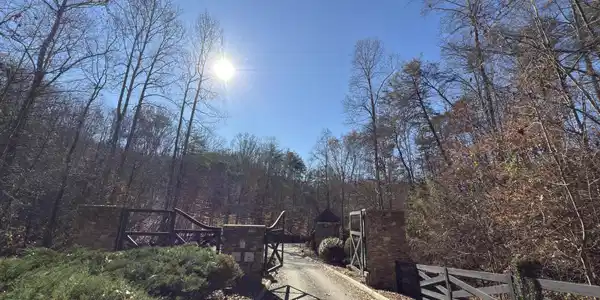 Image 2: Highland Reserve Exit Gate