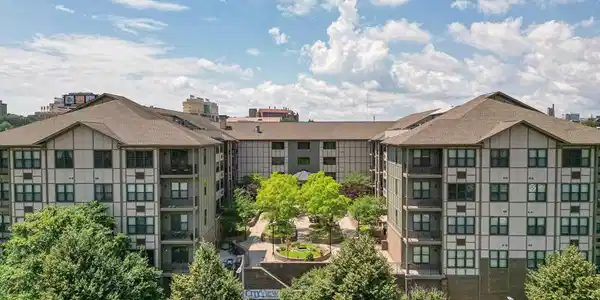 445 W Blount Ave