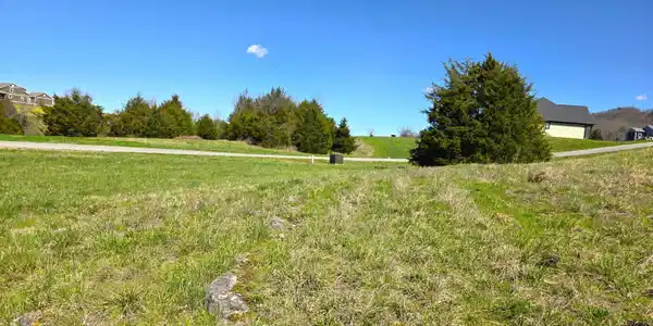 Image 4: Cul de sac