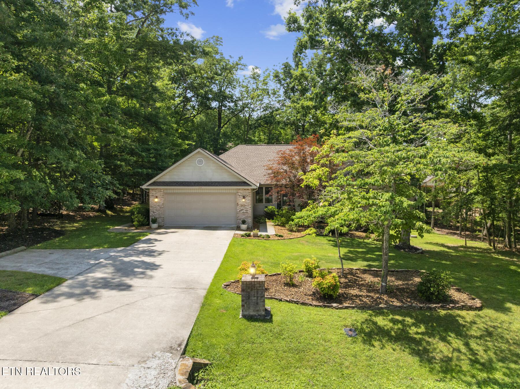 Image 2: 125 Markham Lane