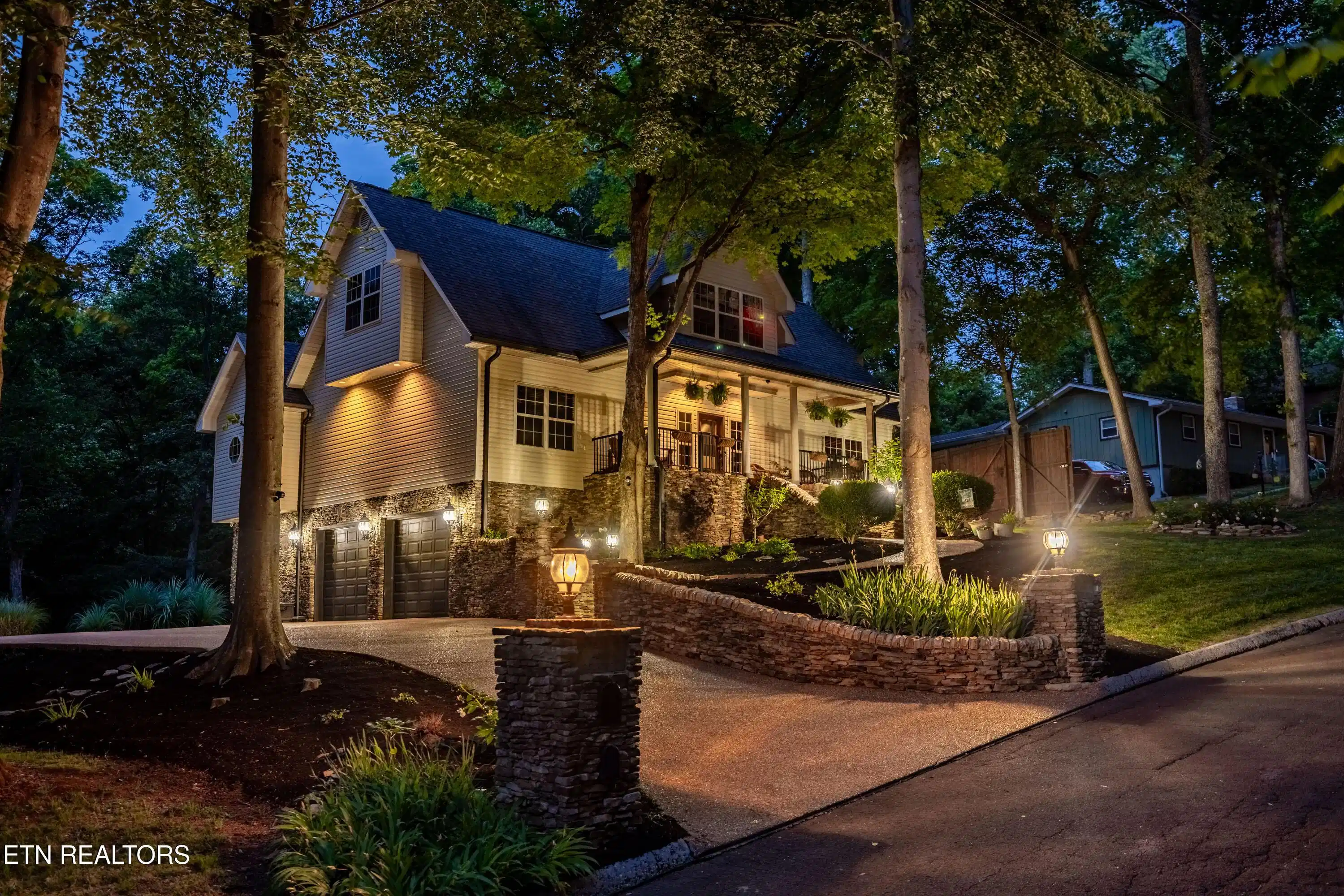 Image 1: 4323DeerRunDr-104